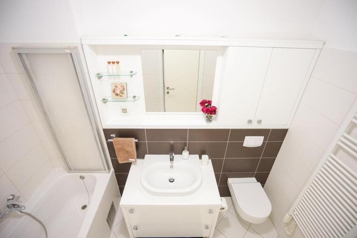 Apartment Zara White Kültér fotó